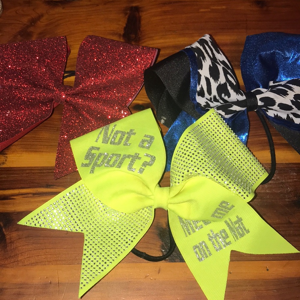 Cheer bows
